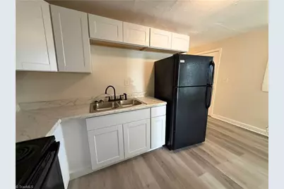 900 Richland Street #B, High Point, NC 27260 - Photo 7