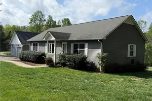 308 Berry Mountain Dr, Wilkesboro, NC 28697 - Photo 3