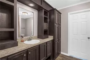 4102 Presbyterian Rd, Greensboro, NC 27406 - Photo 15