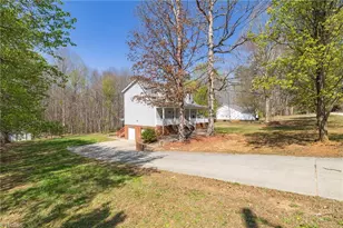 4082 Snyder Ridge Ln, Winston-Salem, NC 27107 - Photo 5