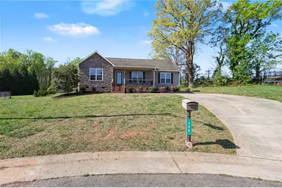 126 Camino Drive, Thomasville, NC 27360 - Photo 3