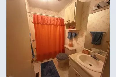 124 S Byrd Street, Eden, NC 27288 - Photo 9