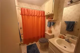 124 S Byrd St, Eden, NC 27288 - Photo 9