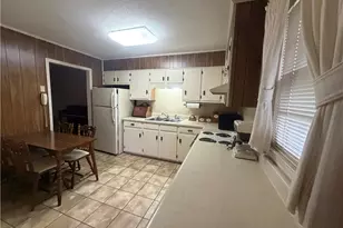 124 S Byrd St, Eden, NC 27288 - Photo 3