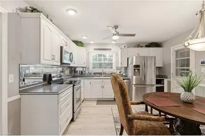 2005 Hunterwoods Drive, High Point, NC 27265 - Photo 9