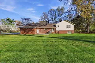 2005 Hunterwoods Dr, High Point, NC 27265 - Photo 33