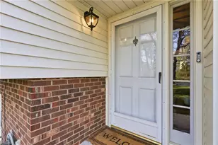 2005 Hunterwoods Dr, High Point, NC 27265 - Photo 3