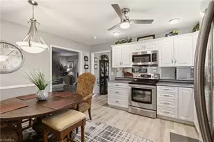 2005 Hunterwoods Dr, High Point, NC 27265 - Photo 11