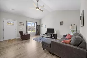 124 Filmore St, Yadkinville, NC 27055 - Photo 5