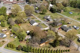 124 Filmore St, Yadkinville, NC 27055 - Photo 25