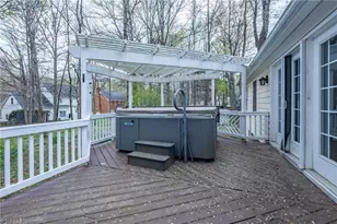 2021 Warwickshire Dr, Greensboro, NC 27455 - Photo 15