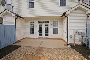 6 Viburnum Ln, Greensboro, NC 27455 - Photo 15