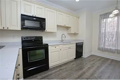 6 Viburnum Lane, Greensboro, NC 27455 - Photo 5