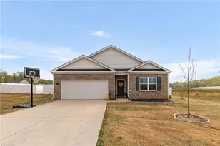 199 Bunting Dr, Lexington, NC 27295 - Photo 1