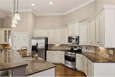 5587 Foxgate Circle, Winston-Salem, NC 27106 - Photo 9