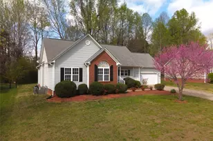 213 Drake Ln, Mebane, NC 27302 - Photo 1