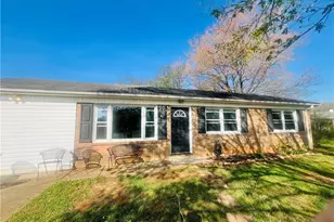 236 Badgett Ave, Mount Airy, NC 27030 - Photo 3