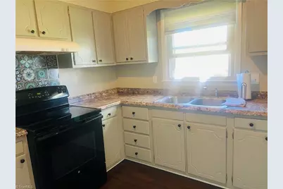 236 Badgett Avenue, Mount Airy, NC 27030 - Photo 5