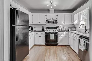 302 Trollinger St, Randleman, NC 27317 - Photo 13