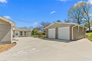 4907 Montevista Dr, Greensboro, NC 27407 - Photo 35