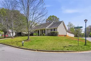 6199 Pine Cove Ct, Greensboro, NC 27410 - Photo 5