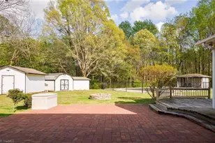 2305 Pine Meadow Dr, Kernersville, NC 27284 - Photo 25