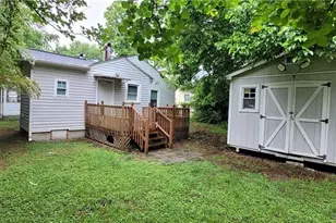 923 Rosewood Pl, High Point, NC 27262 - Photo 9