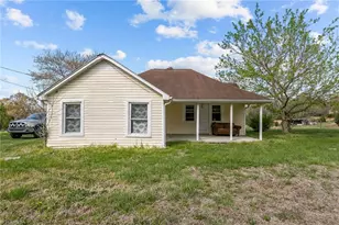 366 Brooks Rd, Reidsville, NC 27320 - Photo 1