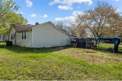 366 Brooks Road, Reidsville, NC 27320 - Photo 9