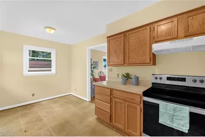 8140 Haw River Road, Kernersville, NC 27284 - Photo 15