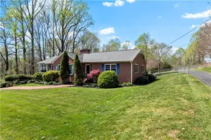 734 Oakland Dr, Elkin, NC 28621 - Photo 3