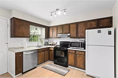 1007 Robin Hood Road #C, High Point, NC 27262 - Photo 13