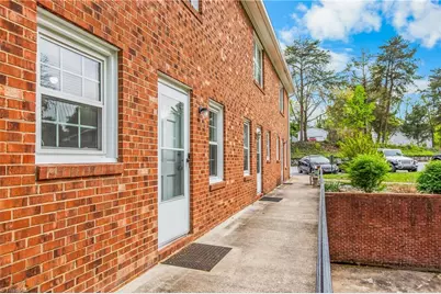 1007 Robin Hood Road #C, High Point, NC 27262 - Photo 25