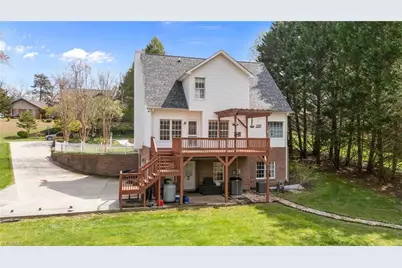 2057 Cynthia Drive, Mount Airy, NC 27030 - Photo 5