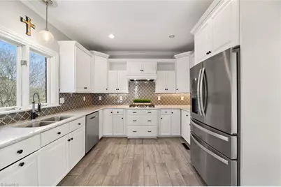 1040 Keswick Lane, Clemmons, NC 27012 - Photo 15