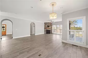 1040 Keswick Ln, Clemmons, NC 27012 - Photo 7