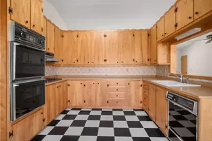 8626 Bull Rd, Colfax, NC 27235 - Photo 9