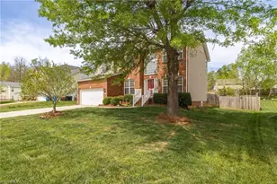 4273 Harbor Ridge Dr, Greensboro, NC 27406 - Photo 9