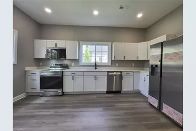 12 Forsyth Street, Thomasville, NC 27360 - Photo 5