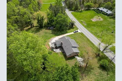1319 S Old US Highway 52, Pilot Mountain, NC 27041 - Photo 29