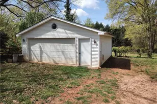 3334 Konnoak Dr, Winston-Salem, NC 27127 - Photo 17