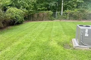 2127 Fairbrother St, Greensboro, NC 27405 - Photo 5