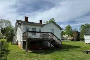 1781 Brushy Mountain Rd, Wilkesboro, NC 28697 - Photo 7