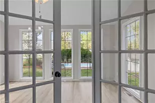 207 Chestnut Ln, Winston-Salem, NC 27107 - Photo 9