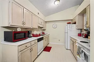 802 Folly Ct, Greensboro, NC 27409 - Photo 7