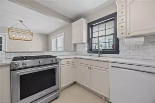 402 Westdale Pl, Greensboro, NC 27403 - Photo 13