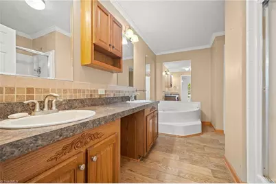 5150 Paramount Road, Pfafftown, NC 27040 - Photo 17