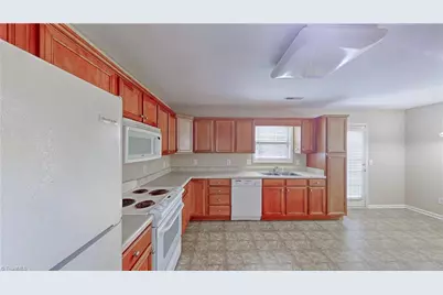 4121 Bentley Drive, Randleman, NC 27317 - Photo 5