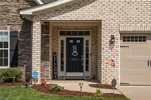 411 Freemont Dr, Thomasville, NC 27360 - Photo 3