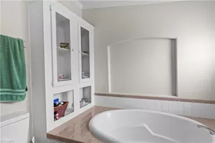 5805 Marshallgate Dr, Winston-Salem, NC 27105 - Photo 23